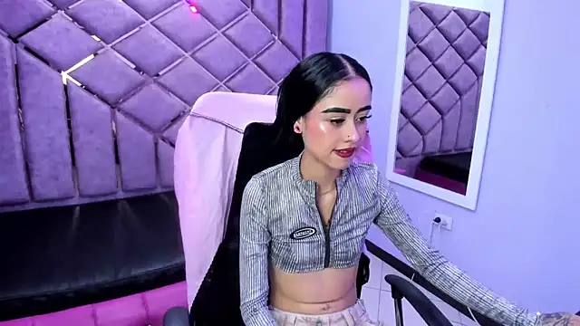 Snapshot of AnnySweett_ chatting on May 5, 2026, 2:58 pm AnnySweett online show from May 5, 2026, 2:58 pm