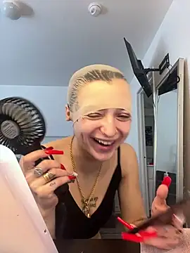 Snapshot of exoticmisfitt chatting on February 22, 2026, 9:24 pm exoticmisfitt online show from February 22, 2026, 9:24 pm