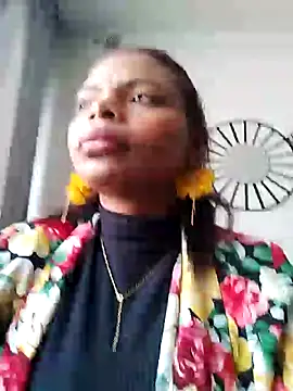 Snapshot of Lizeth_rey1 chatting on January 13, 2025, 6:27 pm Lizeth rey1 online show from January 13, 2025, 6:27 pm