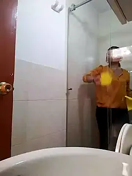 Snapshot of Lizeth_rey1 chatting on January 27, 2025, 6:31 pm Lizeth rey1 online show from January 27, 2025, 6:31 pm