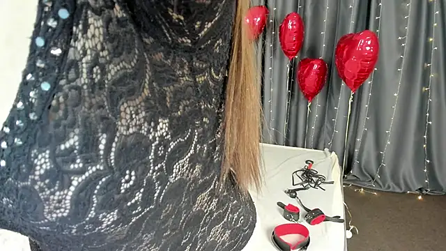 Miley Brown  online show from February 3, 2025, 4:35 am