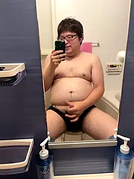 yuuki198912 online show from September 25, 2025, 1:59 pm