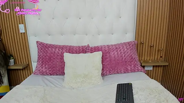 Snapshot of MartinaWestt chatting on July 4, 2026, 1:12 am MartinaWestt online show from July 4, 2026, 1:12 am