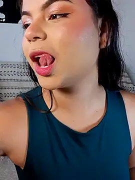 Cleo hills online show from March 21, 2025, 1:12 pm