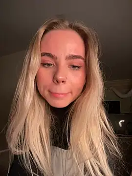 SkyBriii online show from December 22, 2024, 5:42 pm