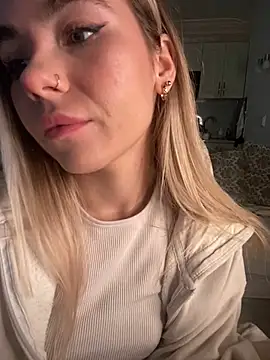 SkyBriii online show from January 23, 2025, 10:54 am