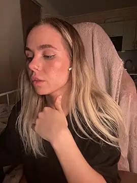 SkyBriii online show from February 2, 2025, 9:13 pm