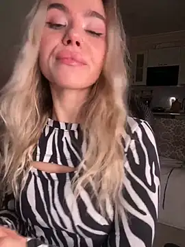 SkyBriii online show from February 16, 2025, 8:00 pm