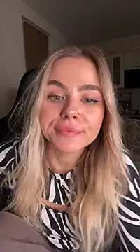 SkyBriii online show from February 17, 2025, 5:53 pm