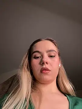 SkyBriii online show from February 26, 2025, 6:21 pm