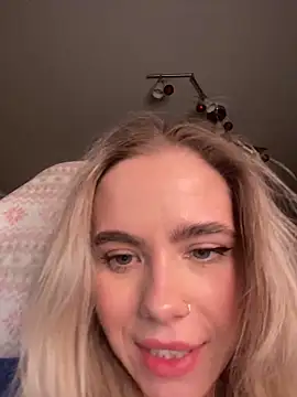 SkyBriii online show from March 2, 2025, 6:08 pm