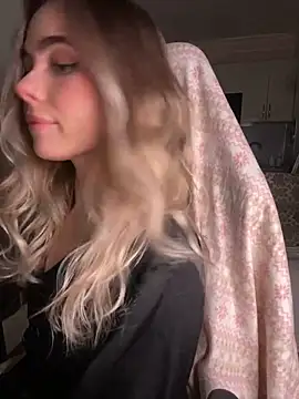 SkyBriii online show from March 3, 2025, 4:35 pm