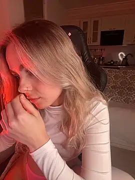 SkyBriii online show from March 9, 2025, 6:32 pm