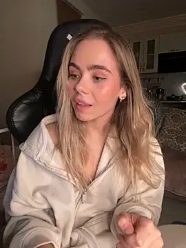 SkyBriii online show from March 20, 2025, 5:58 pm