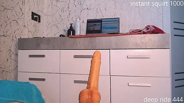 Snapshot of Simplegirl1997 chatting on February 6, 2026, 7:23 am Simplegirl1997 online show from February 6, 2026, 7:23 am