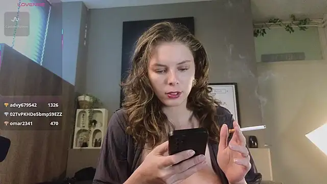 Snapshot of AyreenMoore chatting on April 9, 2026, 2:33 pm AyreenMoore online show from April 9, 2026, 2:33 pm