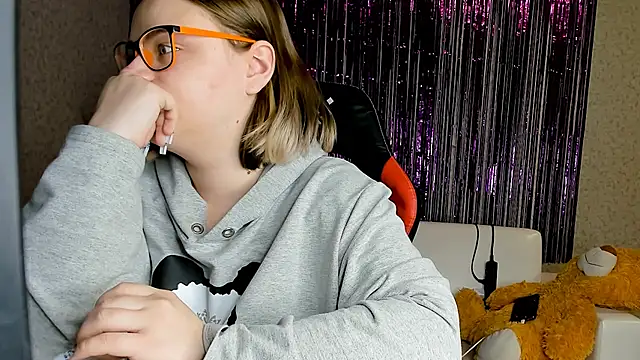 Seductive She Wolf online show from March 11, 2025, 5:57 pm