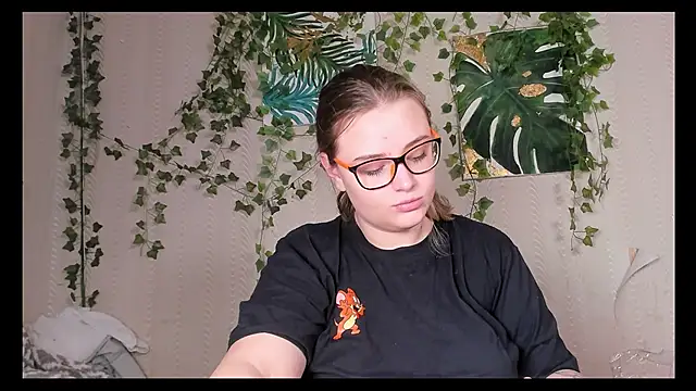 Seductive She Wolf online show from October 20, 2025, 12:49 pm