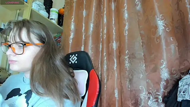 Seductive She Wolf online show from April 2, 2026, 2:20 am