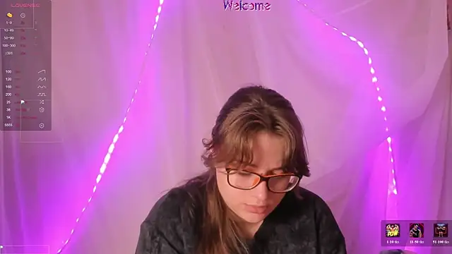 Seductive She Wolf online show from July 8, 2026, 3:27 pm
