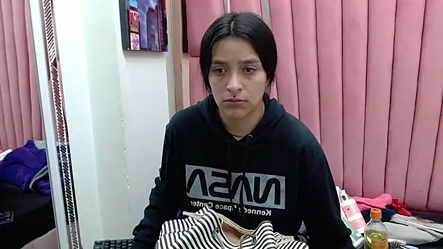 Sarah Hornny online show from March 13, 2025, 3:22 am