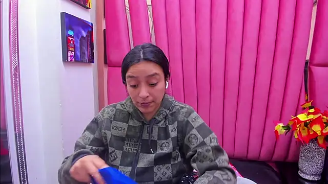 Sarah Hornny online show from February 15, 2026, 3:03 am