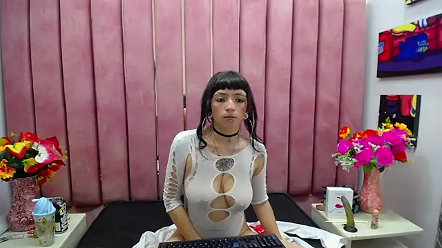 Samantha Smiith online show from December 13, 2024, 7:04 am