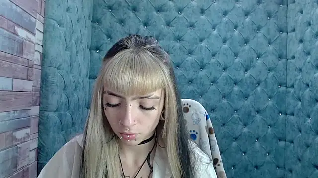 Samantha Smiith online show from October 3, 2025, 3:47 am