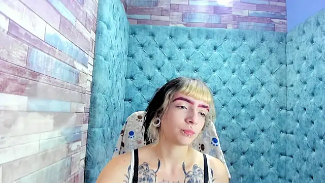 Snapshot of Samantha_Smiith chatting on January 18, 2026, 4:05 am Samantha Smiith online show from January 18, 2026, 4:05 am