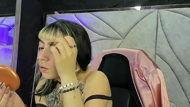 Snapshot of Samantha_Smiith chatting on February 13, 2026, 4:19 am Samantha Smiith online show from February 13, 2026, 4:19 am