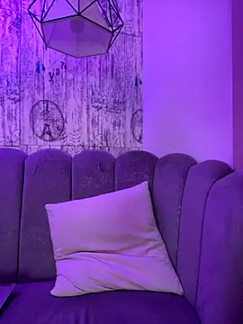 AbyThompson online show from October 22, 2025, 12:16 pm