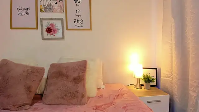 Snapshot of LaurenRodriiguez chatting on February 25, 2026, 12:26 pm LaurenRodriiguez online show from February 25, 2026, 12:26 pm