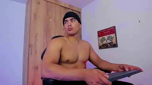 Snapshot of JamesGraay chatting on December 3, 2024, 5:42 am JamesGraay online show from December 3, 2024, 5:42 am