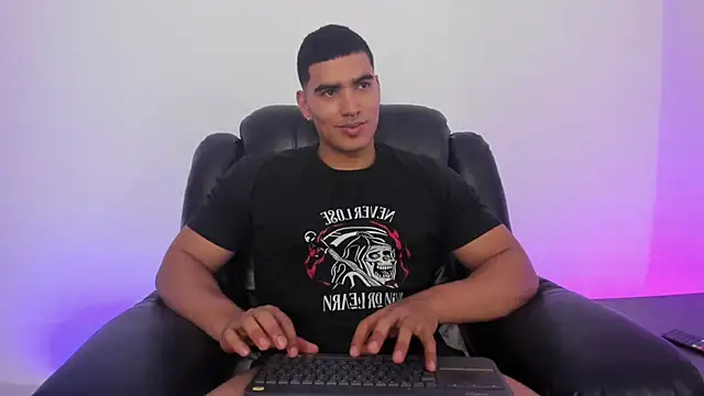 Snapshot of JamesGraay chatting on January 11, 2025, 6:35 am JamesGraay online show from January 11, 2025, 6:35 am