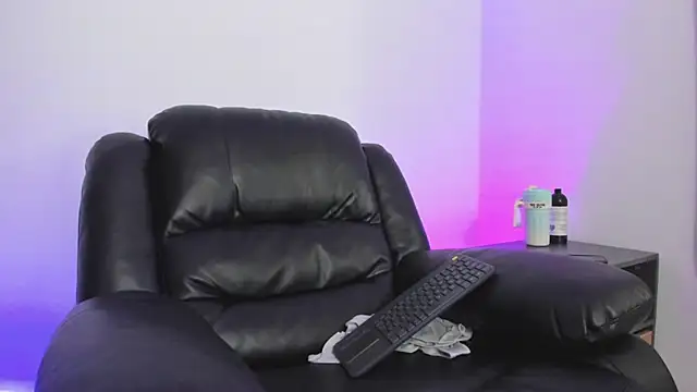 Snapshot of JamesGraay chatting on January 15, 2025, 10:17 am JamesGraay online show from January 15, 2025, 10:17 am