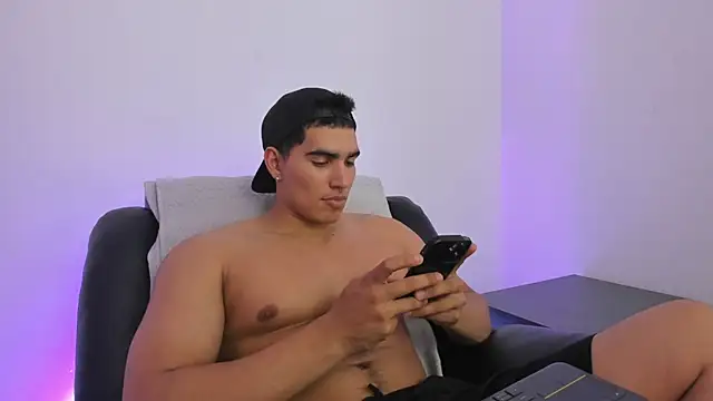 Snapshot of JamesGraay chatting on February 10, 2025, 5:36 am JamesGraay online show from February 10, 2025, 5:36 am