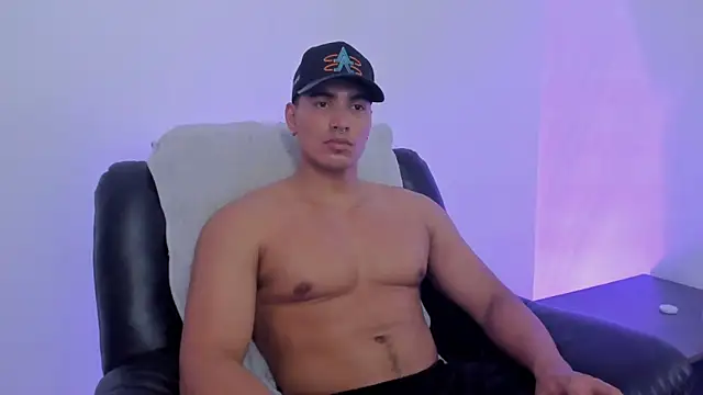 Snapshot of JamesGraay chatting on February 26, 2025, 7:16 pm JamesGraay online show from February 26, 2025, 7:16 pm