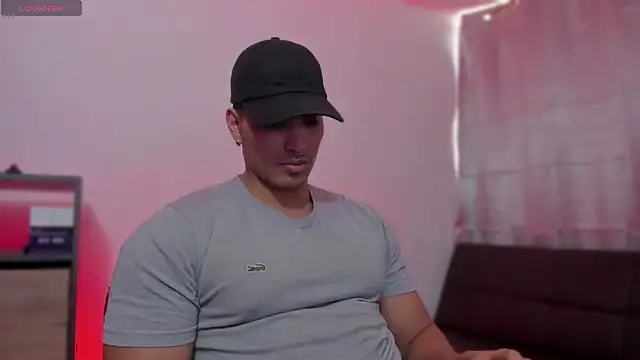 Snapshot of JamesGraay chatting on October 8, 2025, 7:11 pm JamesGraay online show from October 8, 2025, 7:11 pm