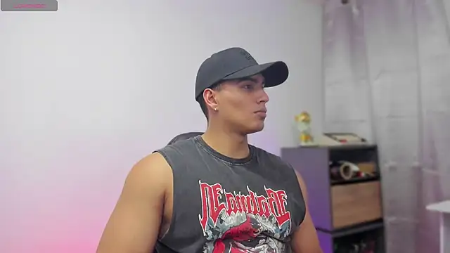 JamesGraay online show from December 15, 2025, 9:24 am