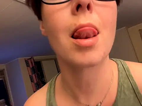 Snapshot of KatieBARBiE98 chatting on November 24, 2025, 11:04 pm KatieBARBiE98 online show from November 24, 2025, 11:04 pm