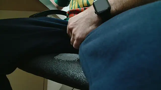 Snapshot of Lot_of_cumIT chatting on April 7, 2026, 12:11 am Lot of cumIT online show from April 7, 2026, 12:11 am