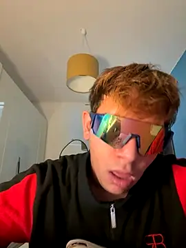 calleaaaa online show from November 12, 2025, 2:28 pm