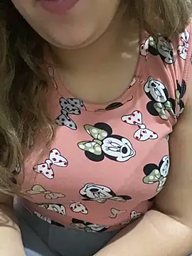 yassminsexy22 online show from February 4, 2026, 12:44 pm