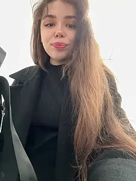 pantyless online show from April 8, 2026, 10:32 pm