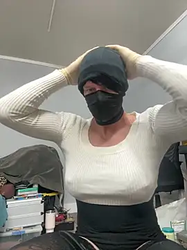 UtopianMisfit1 online show from April 10, 2026, 8:30 am