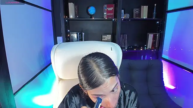 Snapshot of CamilaHarperr_ chatting on December 10, 2024, 3:30 am CamilaHarperr online show from December 10, 2024, 3:30 am