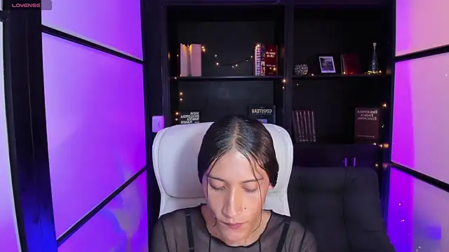 Snapshot of CamilaHarperr_ chatting on January 21, 2025, 4:54 am CamilaHarperr online show from January 21, 2025, 4:54 am