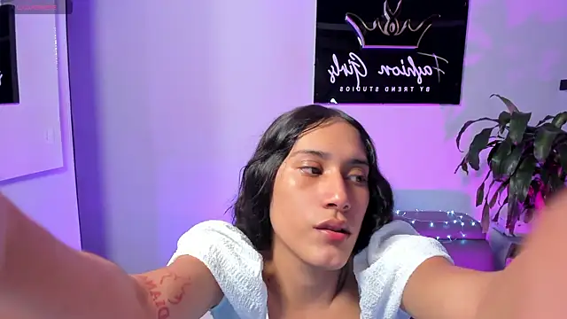 Snapshot of CamilaHarperr_ chatting on September 20, 2025, 6:03 am CamilaHarperr online show from September 20, 2025, 6:03 am