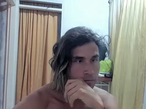 SophiaLevis online show from October 5, 2025, 3:38 am