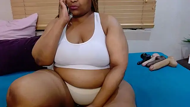 HotCurvyAssx38 online show from September 22, 2025, 7:54 am
